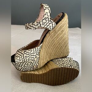 Charles David Black and Cream Patterned Wedges